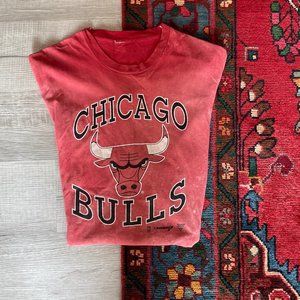[SOLD] Vintage Chicago Bulls T-Shirt